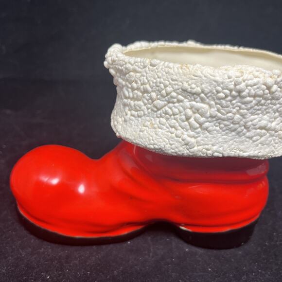 Large Vintage Ceramic Santa Boot Planter. 5 X 7. Red And White Christmas 1962 - Picture 2 of 9
